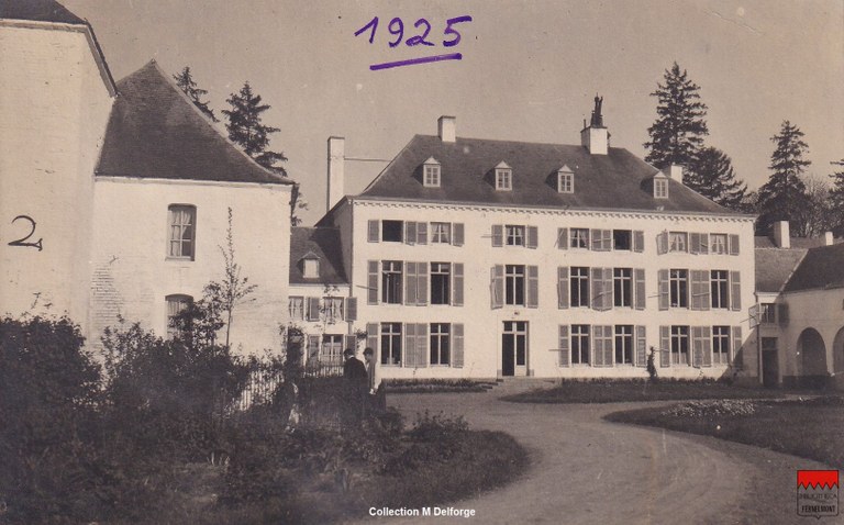 Cortil-Wodon Hambraine - [ Vue rapprochée de la façade avant ]
