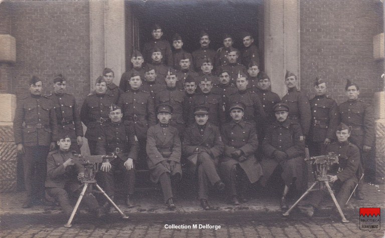 Marchovelette - Fort  Un peloton mitrailleuses