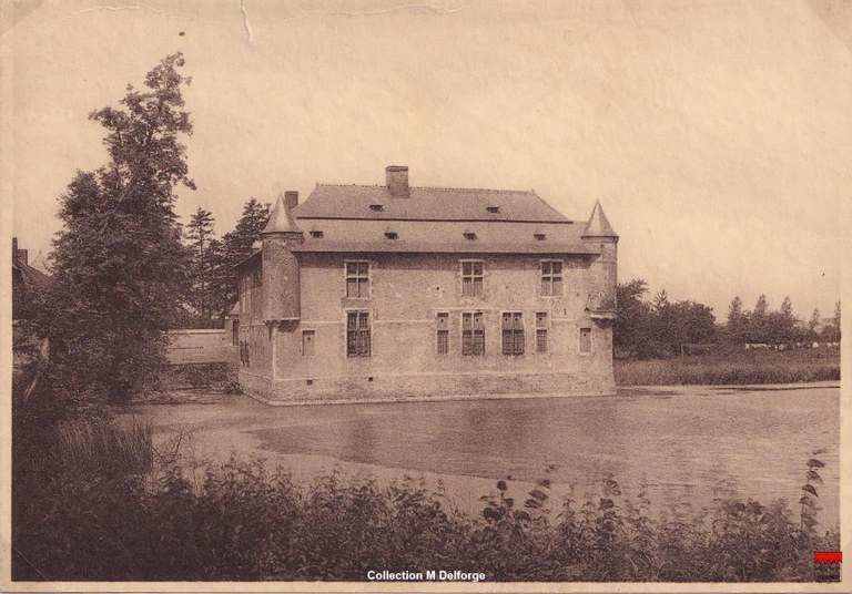 Noville-les-Bois - Château de Fernelmont  Façade arrière, remaniée au début du XVIe siècle