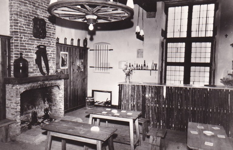 Noville-les-Bois - Fernelmont XIVe Siècle 2222  Le bar