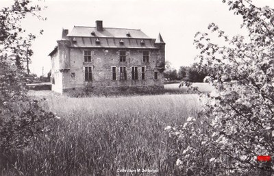 Noville-les-Bois - Fernelmont XIVe Siècle 2224 Vue arrière et les étangs  Échauguettes