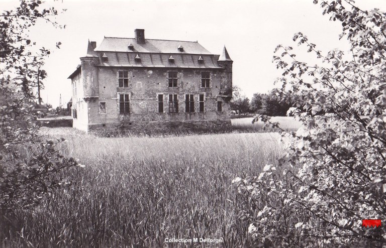 Noville-les-Bois - Fernelmont XIVe Siècle 2224 Vue arrière et les étangs  Échauguettes
