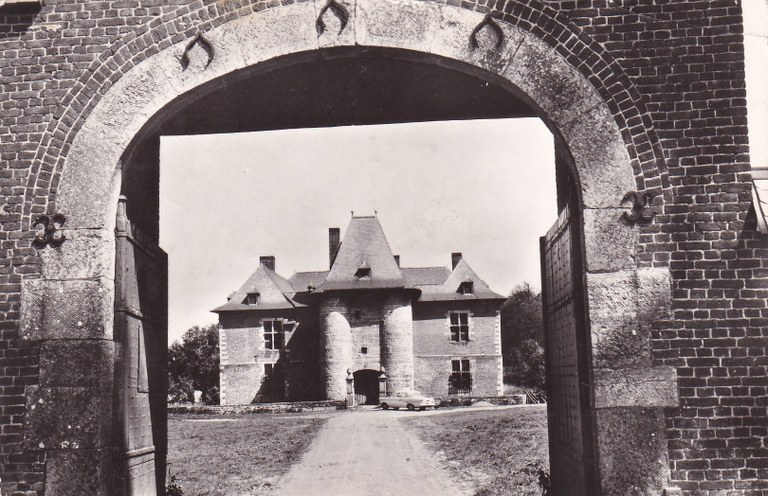 Noville-les-Bois - Fernelmont XIVe Siècle 2226 Entrée et Pont-Levis