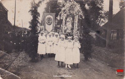 Noville-les-Bois Sart d'Avril - Procession  Statue de la Sainte Vierge