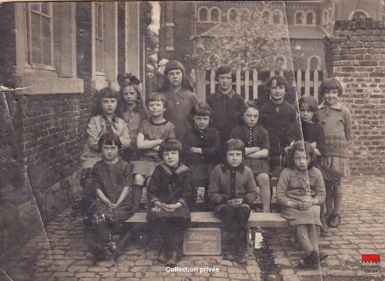 Bierwart - Classe des filles de l'école communale 1928