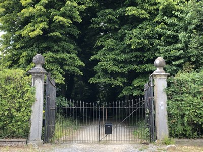 Forville - Grille d'entrée du Château de Seron