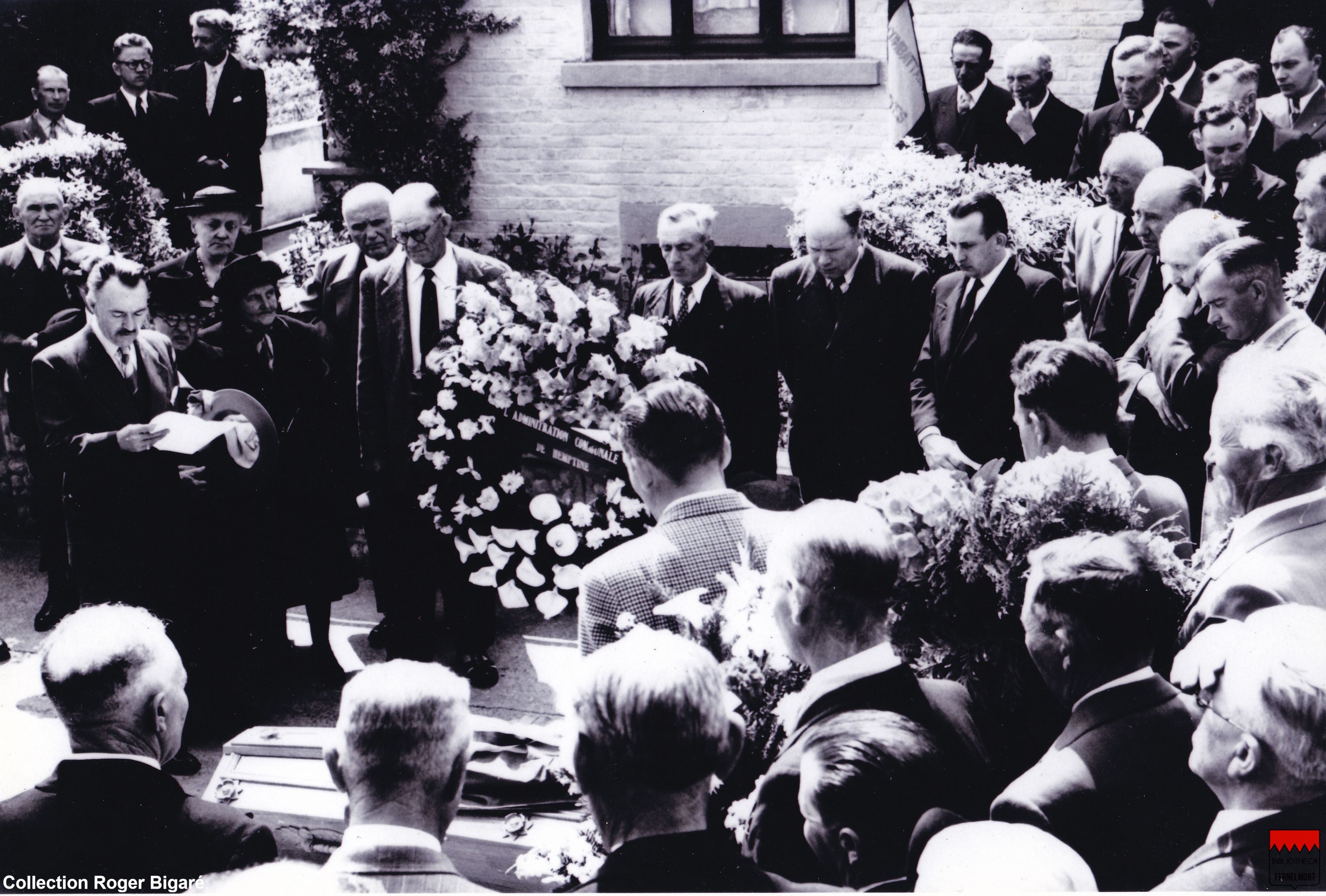 Discours devant la maison
